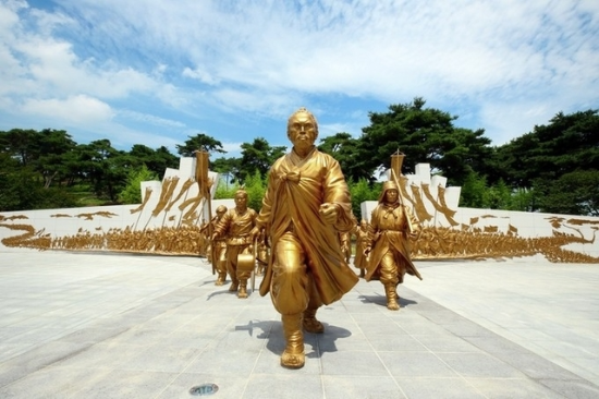 동학농민운동 조형물. 정읍시청 홈페이지