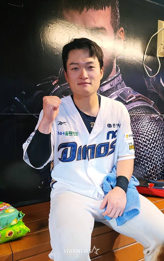 NC 다이노스 포수 안중열이 27일 인터뷰에 앞서 포즈를 취하고 있다. /사진=김우종 기자