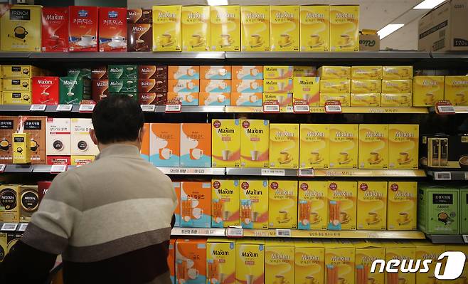 5일 서울시내의 한 대형마트에 커피믹스가 진열돼 있다. 2022.12.5/뉴스1 ⓒ News1 이승배 기자