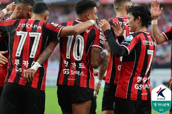 득점 후 환호하는 FC서울 선수들. 사진┃한국프로축구연맹
