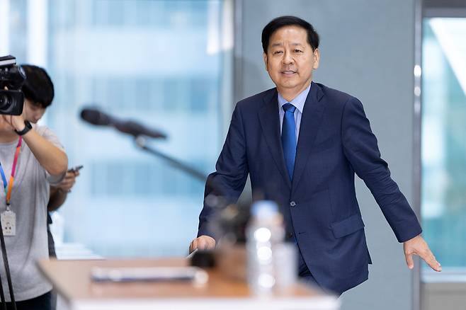 이재명 정부 첫 경제부총리 겸 기획재정부 장관 후보자로 지명된 구윤철 전 국무조정실장이 29일 서울 중구 예금보험공사에서 열린 기자단 간담회에 참석하고 있다. /뉴스1