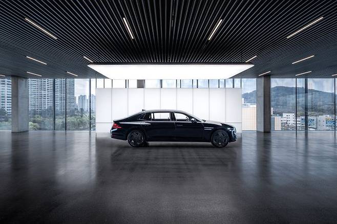 제네시스 청주 5층에 전시된 G80. 공간을 비우고 브랜드에 집중할 수 있도록 구성했다.ⓒ제네시스