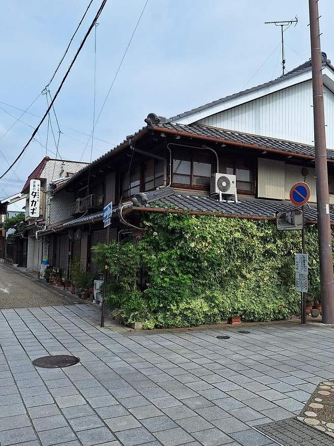 7fed8273b5846af451ef8ee5468272734b4c5abbe1c3b5b1b41e02edd30e3b31