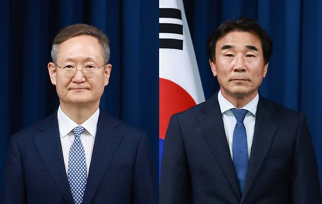 봉욱 민정수석(왼쪽)과 전성환 경청통합수석