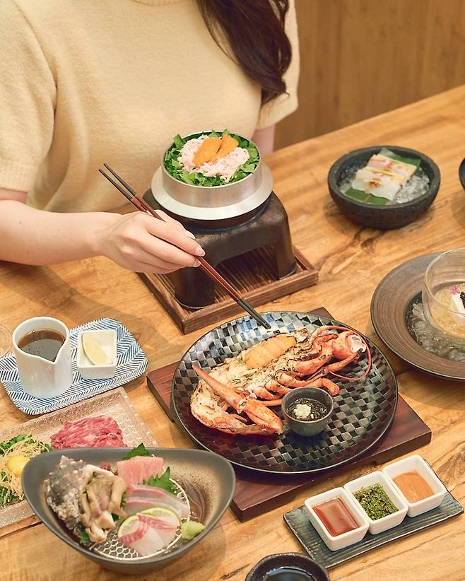 포시즌스 호텔 서울 ‘아키라백’ 서머 디너 세트. [사진 = 포시즌스 호텔 제공]