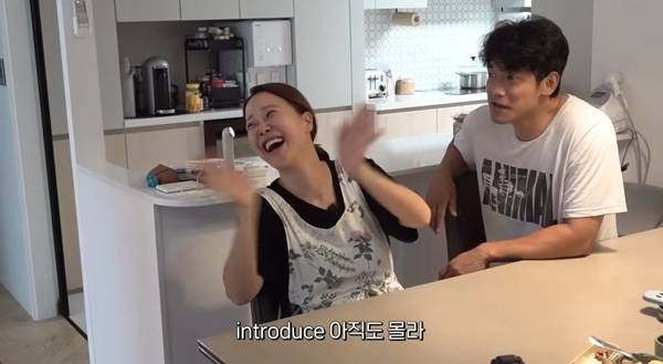 가수 백지영과 그의 남편이자 배우 정석원, 그리고 딸 하임의 평화로운 일상이 공개됐다. 사진=유튜브