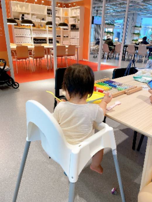 점점 외출 준비물을 줄이다보니 웬만한 아기 용품이 다 갖춰진 곳을 선호하게 된다. 아기 의자와 아기 식기, 장난감과 물티슈, 수유실까지 다 갖춰진 대형 가구 쇼핑몰을 자주 찾는 이유다. /사진=최우영 기자