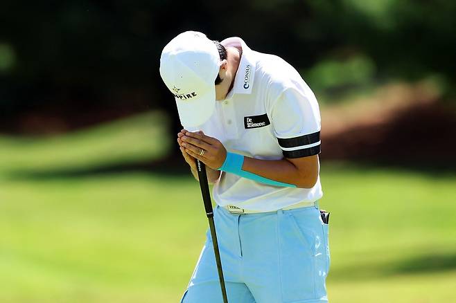 5번 홀에서 파 퍼트를 성공시킨 박성현. [사진=게티이미지]