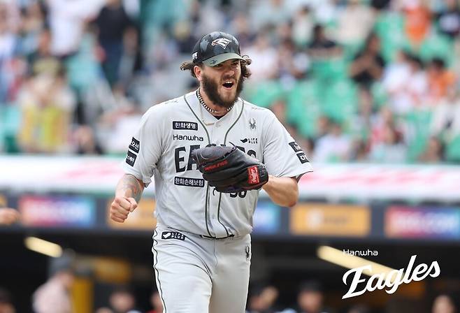 ▲ 리그 에이스 맞대결에서 자신의 위용을 과시하며 가치를 증명한 코디 폰세 ⓒ한화이글스