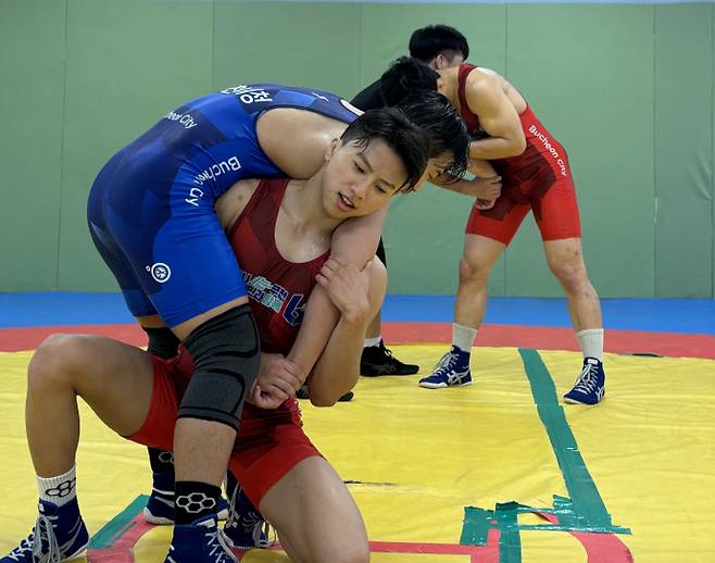 30일 부천종합운동장 레슬링 훈련장에서 유준식(부천시청)이 훈련에 임하고 있다. 사진=부천시청