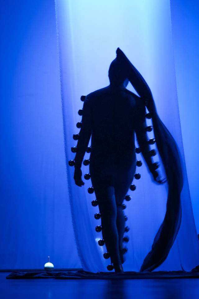 세바 칼푸케오, <폭포 같은 흐름>, 2022. 부산비엔날레조직위원회 제공