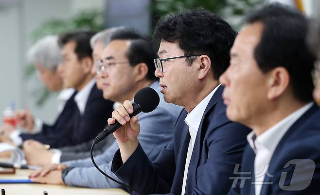 이한주 국정기획위원장이 22일 오후 서울 종로구 정부서울청사 창성동 별관에서 열린 기자간담회에서 발언하고 있다. 2025.6.22/뉴스1 ⓒ News1 김진환 기자