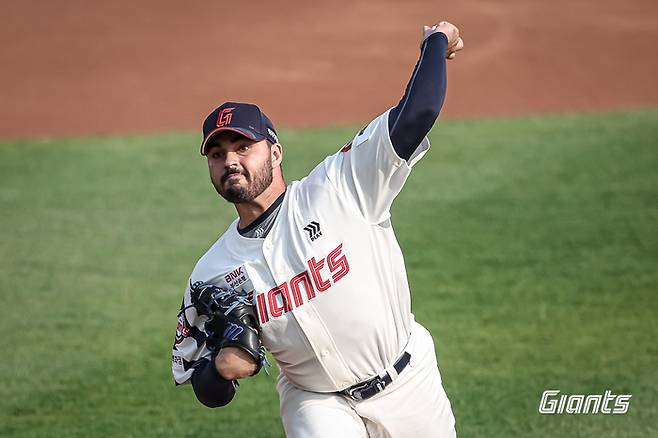롯데 감보아가 투구에 임하고 있다. 사진 | 롯데 자이언츠