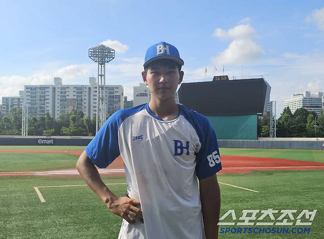 인터뷰에 임한 하현승. 김영록 기자
