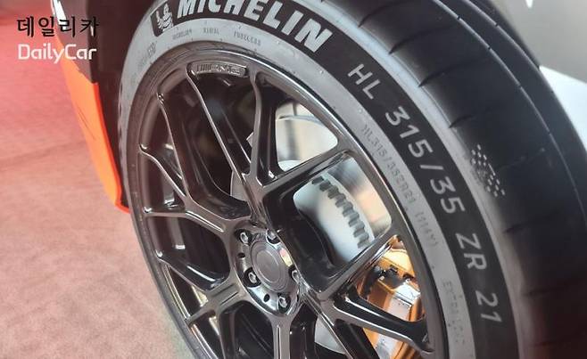 메르세데스-AMG C590 (콘셉트 AMG GT XX 양산형 버전) (21인치 휠, 미쉐린타이어 315mm)