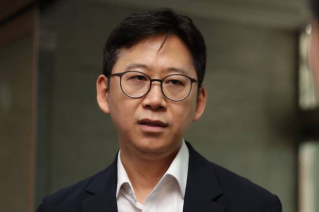 배경훈 과학기술정보통신부 장관 후보자가 25일 오전 서울 종로구 광화문 우체국에 마련된 인사청문회 준비 집무실로 출근하며 취재진 질의에 답하고 있다. 2025.06.25. 서울=뉴시스