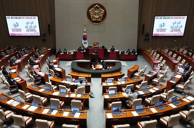 30일 서울 여의도 국회에서 열린 예산결산특별위원회 전체회의 추경안 종합정책질의에서 김위상 국민의힘 의원이 국무위원들에게 질의하고 있다. 2025.06.30. 서울=뉴시스