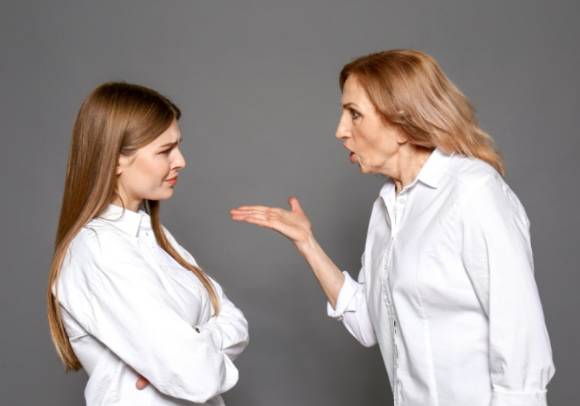 이런 어머니의 행동에 가족은 빈번히 피해를 보고 있다. 사진은 본 기사 내용과 무관. [사진=Vocal Media]