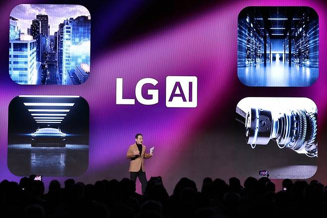 ‘CES 2025’에서 기조연설하는 조주완 LG전자 사장. 사진=뉴스1
