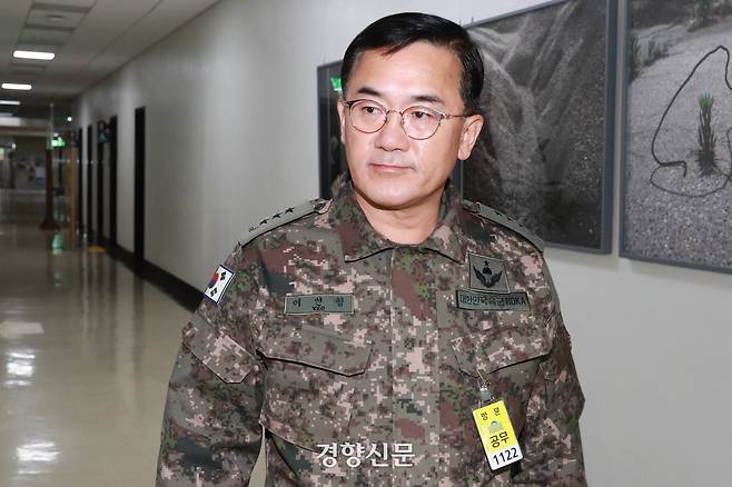 여인형 전 국군방첩사령관이 지난해 12월7일 오전 서울 여의도 국회에서 열린 정보위원회 전체회의에 출석하고 있다. 성동훈 기자