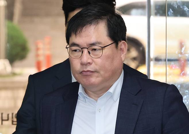 유동규 전 성남도시개발공사 기획본부장이 30일 서울 서초구 서울중앙지법에서 열린 대장동 개발 의혹 관련 1심 결심 공판에 출석하고 있다. 연합뉴스