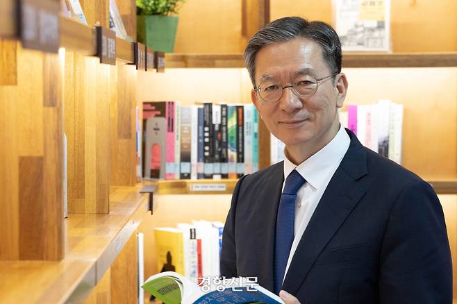 법무부 장관에 내정된 정성호 더불어민주당 의원이 지난 6일 국회 의원회관에서 경향신문과 인터뷰를 하고 있다. 성동훈 기자