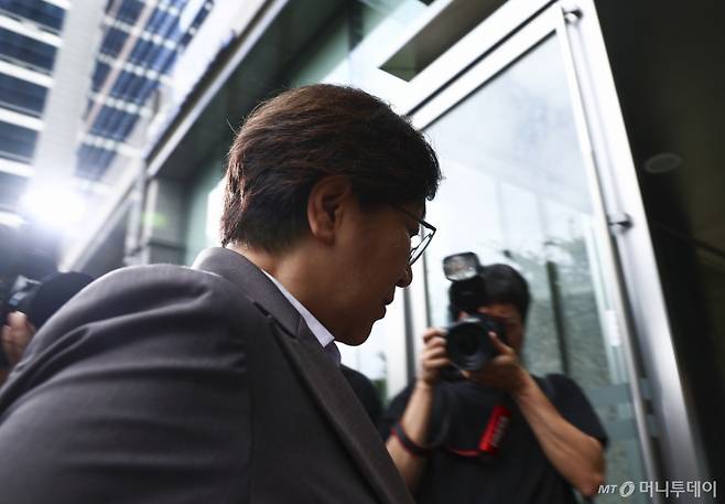 [서울=뉴시스] 김근수 기자 = 정은경 보건복지부 장관 후보자가 30일 서울 중구 T타워에 마련된 후보자 사무실로 출근하고 있다. 2025.06.30. ks@newsis.com /사진=김근수