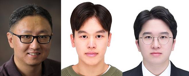 김석(왼쪽부터) POSTECH 기계공학과 교수, 김준형, 김승범 기계공학과 통합과정.[POSTECH 제공]