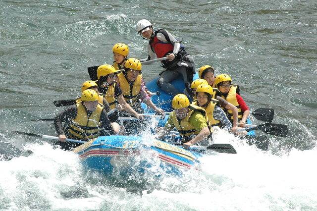 강원 평창 어름치마을의 슬로우보트 체험. 농민신문DB