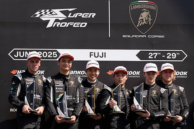 이정우·피터가 람보르기니 슈퍼 트로페오 아시아 3라운드 레이스 1 포디엄 정상에 올랐다. 사진: 이정우 제공