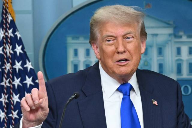 도널드 트럼프 미국 대통령이 이달 27일(현지 시간) 백악관 브리핑룸에서 기자회견을 하고 있다. AFP연합뉴스