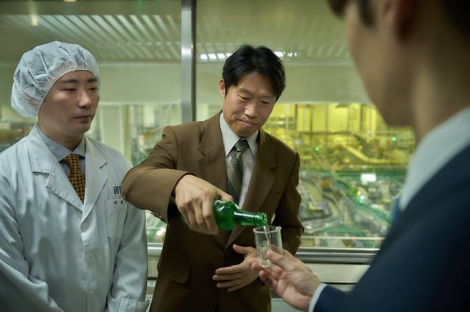 ‘소주전쟁’ 속 유해진.