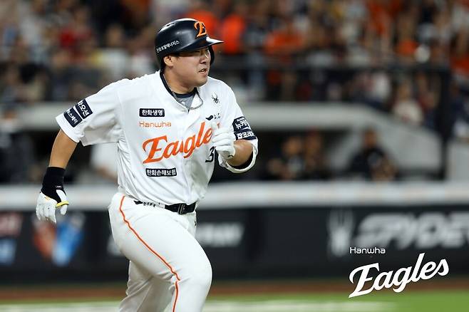 ▲ 27일과 29일 결정적인 순간 대타로 투입된 안치홍은 안타를 치지 못하며 아쉬움을 남겼다 ⓒ한화이글스