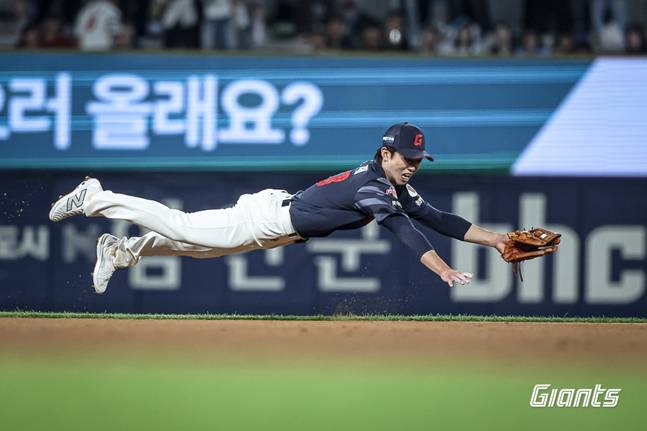 롯데 선수들이 29일 사직 KT전 승리 후 기뻐하고 있다. /사진=롯데 자이언츠 제공