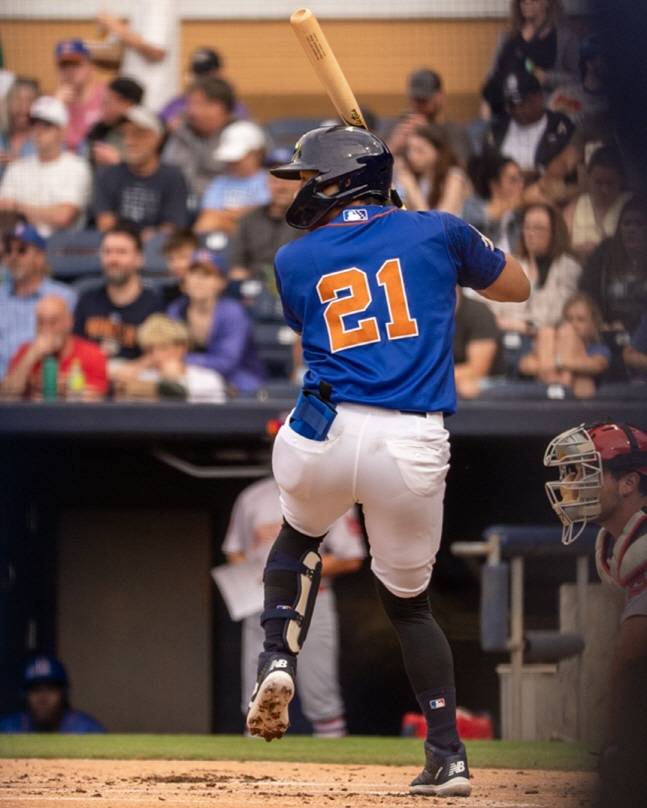 김하성이 더럼 불스에서 타석에 나서 타격을 하고 있다. /사진=더럼 불스 공식 SNS