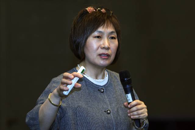 남희숙 전 대한민국 역사박물관장이 지난달 30일 오후 대구 수성구 그랜드호텔에서 열린 매일 탑 리더스 아카데미에서