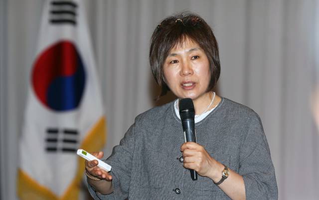 남희숙 전 대한민국 역사박물관장이 지난달 30일 오후 대구 수성구 그랜드호텔에서 열린 매일 탑 리더스 아카데미에서