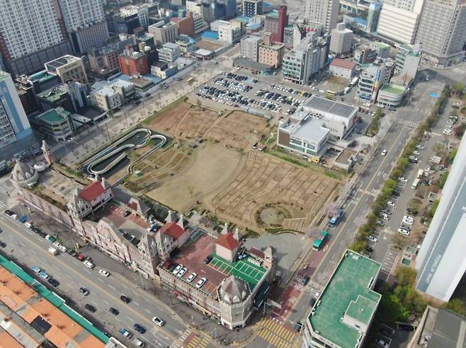 시흥시가 공개매각을 추진하는 월곶신도시 옛 마린월드 부지 전경. 시흥시 제공