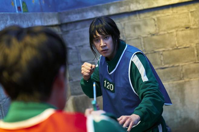 박성훈, ‘오징어 게임3’ NO.120 현주로 또 인생캐 경신! (출처: 넷플릭스)