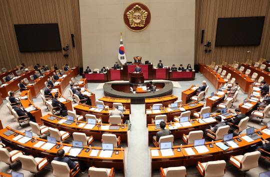 1일 국회에서 예산결산특별위원회의 추가경정예산(추경)안 심사를 위한 종합정책질의가 열리고 있다. 연합뉴스