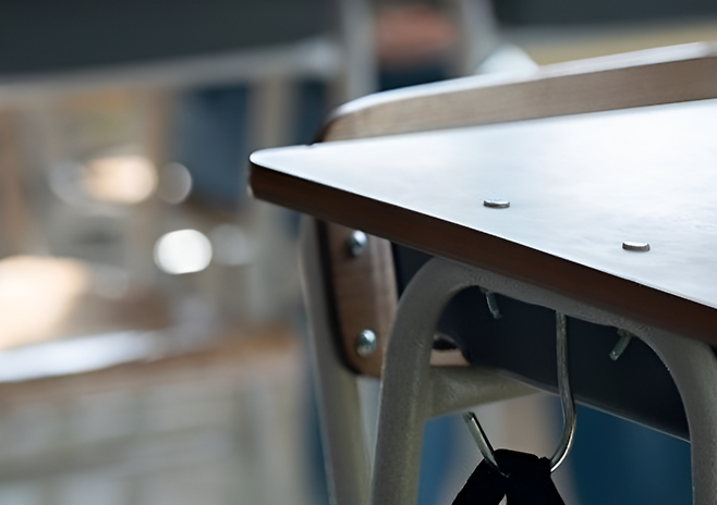 충남 청양에서 고등학생 8명이 동급생 A군을 ‘노예’라 부르며 165차례에 걸쳐 금품을 갈취하고, 손목을 테이프로 묶거나 머리카락을 자르는 등 폭행한 혐의로 입건됐다. 이 중 같은 학교에 다니는 4명은 최근 퇴학 처분을 받았다. (사진=게티이미지뱅크)