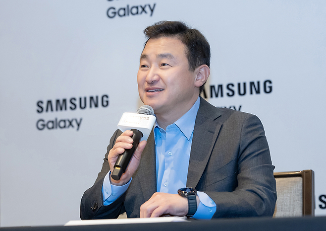 노태문 삼성전자 MX사업부장(사장)이 미국 새너제이에서 '삼성 갤럭시 언팩 2025' 행사 직후 국내 기자간담회를 진행하고 있다.
