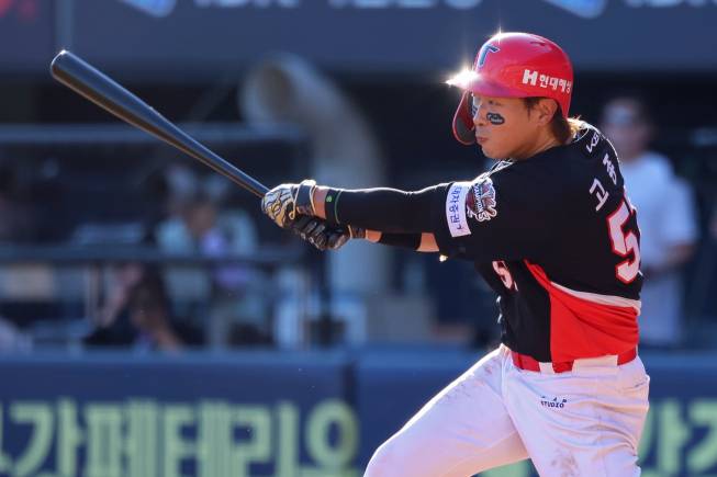 지난 29일 잠실 LG전에서 타격하는 고종욱의 모습. KIA 제공