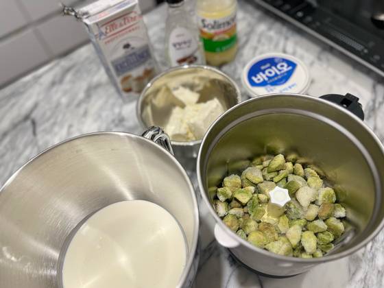 아보카도 라임 베린느의 재료. 아보카도는 냉동도 사용 가능하다. 사진 안미연