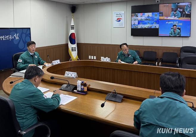 충남도는 1일 도청 영상회의실에서 박정주 행정부지사 주재로 15개 시군 업무담당 실국장이 참석한 가운데, ‘2025년 집중안전점검 최종보고회’를 개최했다.