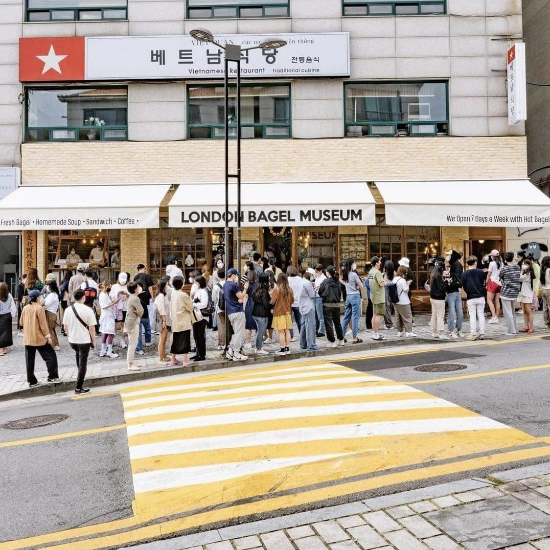오픈런을 해야 먹을 수 있을 정도로 인기를 끌고 있는 런던베이글뮤지엄(LBM 제공)
