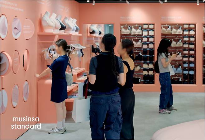 무신사 스탠다드 한남점 팝업 모습/사진=무신사 스탠다드