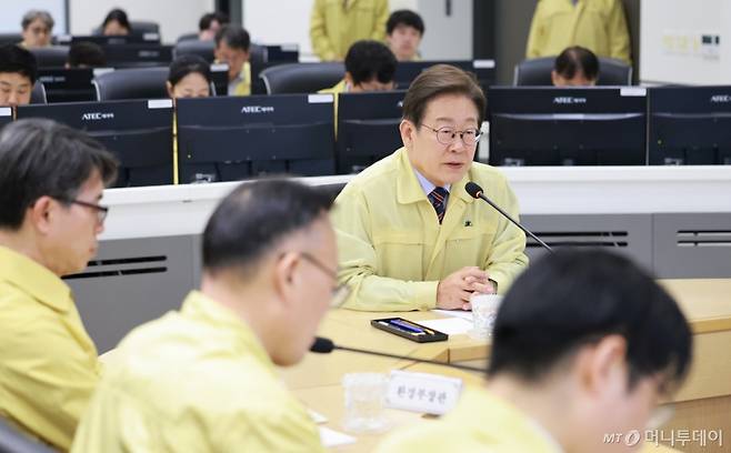 [서울=뉴시스] 최진석 기자 = 이재명 대통령이 12일 서울 서초구 한강홍수통제소에서 열린 수해(장마) 대비 현장 점검 회의에서 발언하고 있다. (대통령실통신사진기자단) 2025.06.12. myjs@newsis.com /사진=최진석