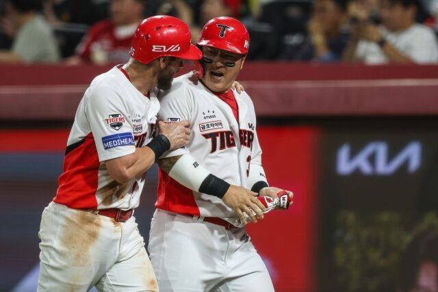 위즈덤과 최형우/KIA 타이거즈