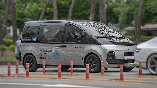 도로를 활보하는 스타리아 EV [오토스파이넷 갈무리]